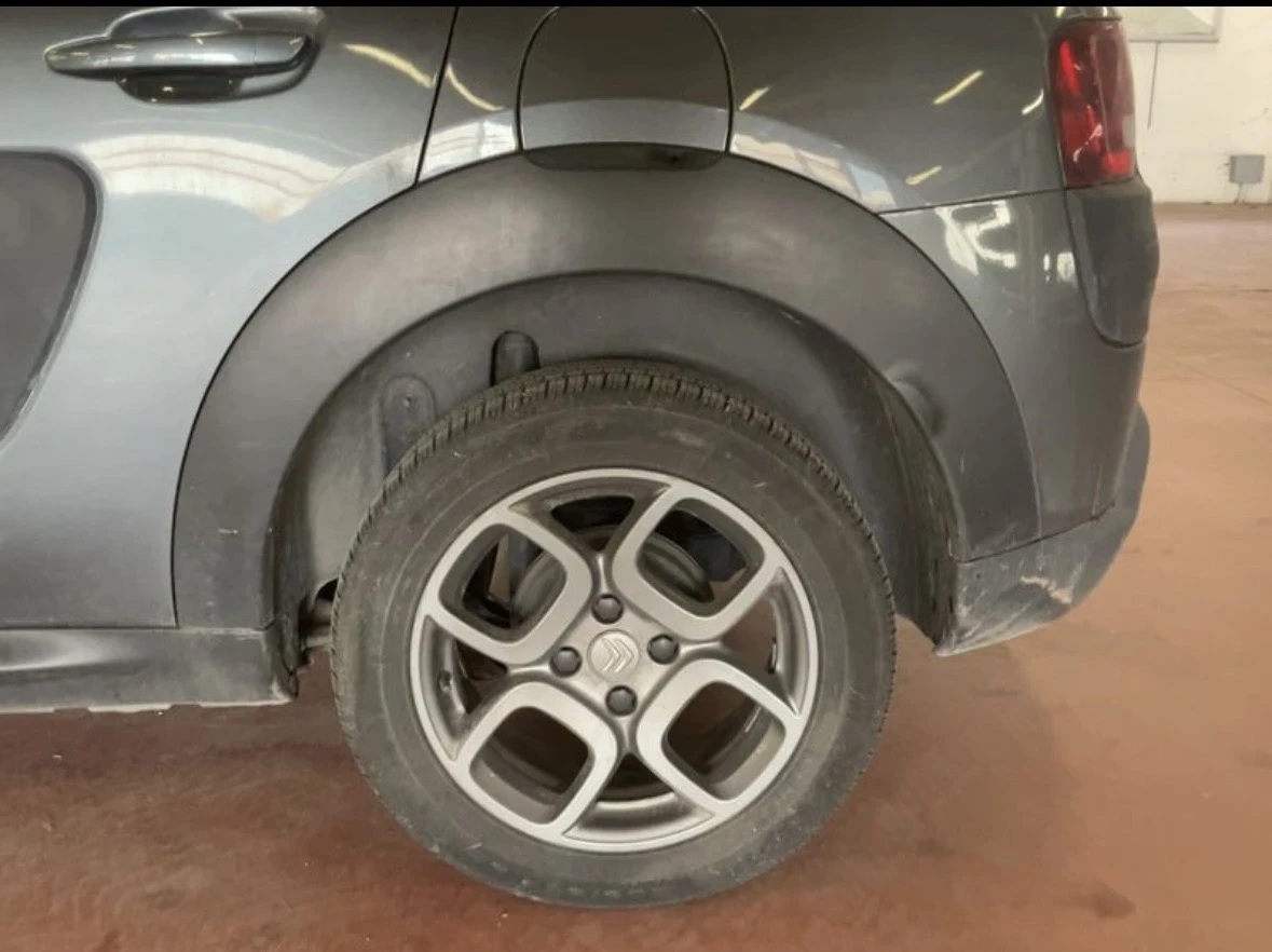 Citroen C4 Cactus 1.6 Blue-HDi Shine , снимка 12 - Автомобили и джипове - 53771796