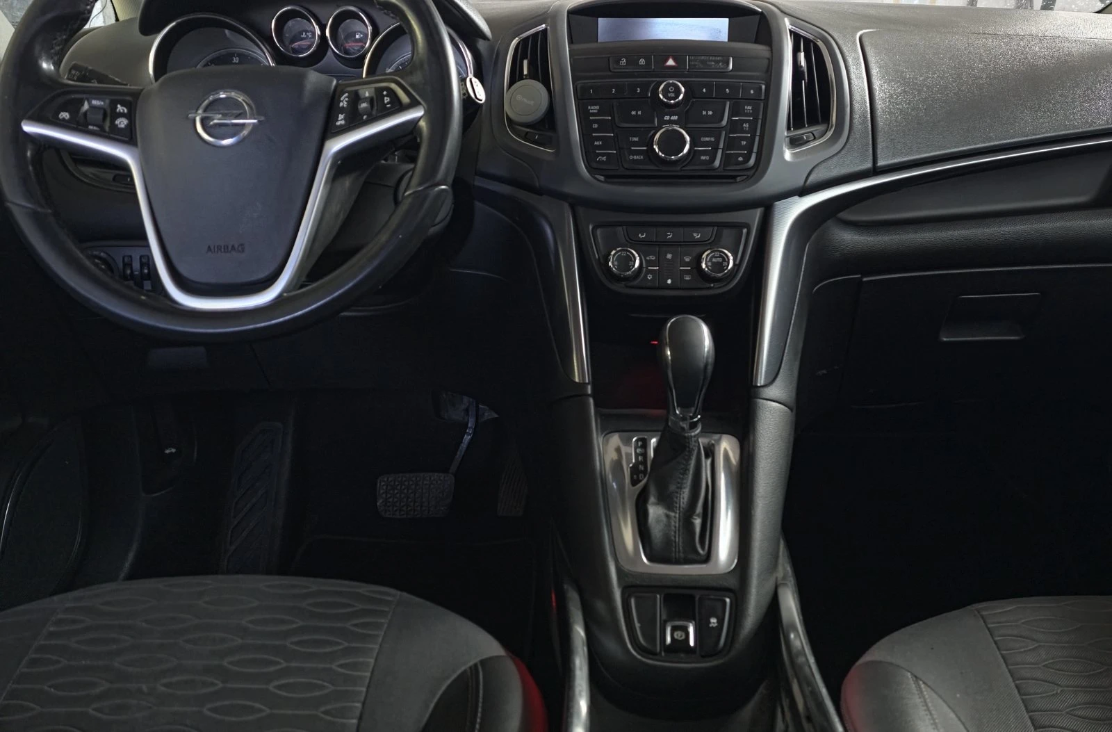 Opel Zafira 2.0 CDI, снимка 7 - Автомобили и джипове - 53976005