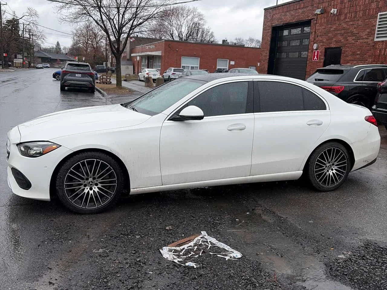 Mercedes-Benz C 300 /ПАНОРАМА/ПОДГРЕВИ/ЛИЦЕНЗИРАН ПРОДАВАЧ, снимка 2 - Автомобили и джипове - 54183858