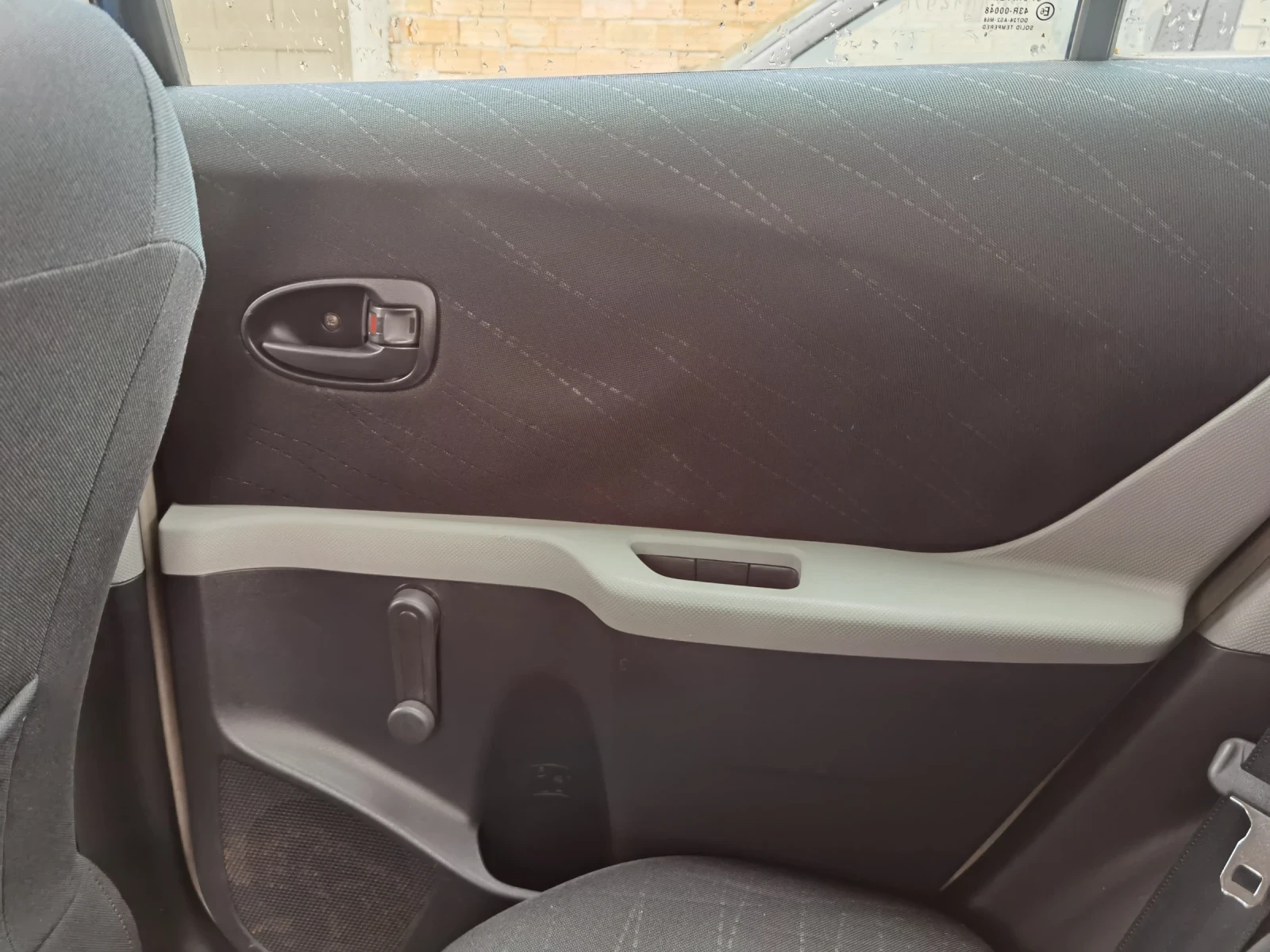 Toyota Yaris, снимка 15 - Автомобили и джипове - 54687945