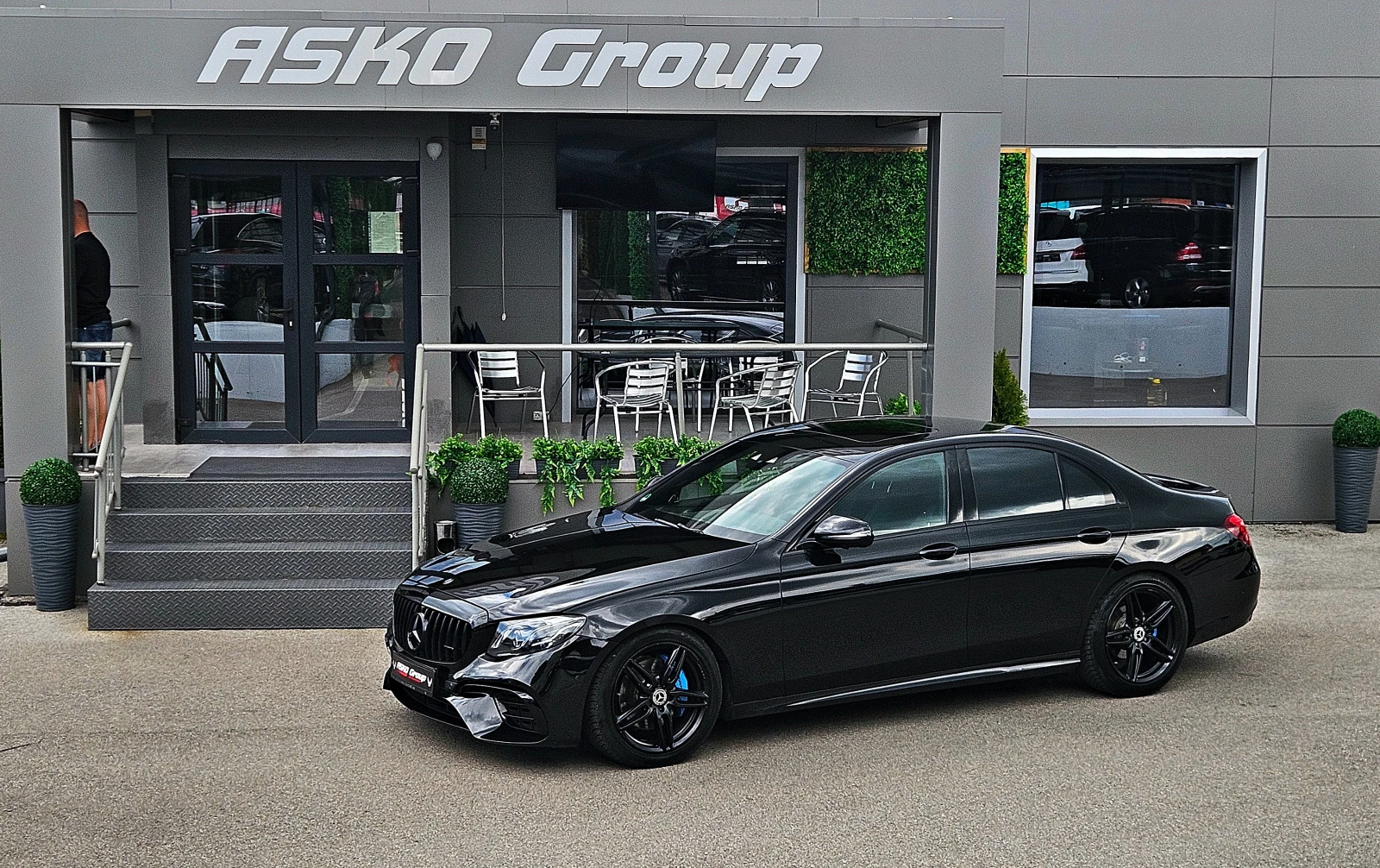 Mercedes-Benz E 220 6.3AMG/4D BURMESTER/360CAM/HUD/ПОДГРЕВ/CAR PLAY/LI, снимка 17 - Автомобили и джипове - 54773811