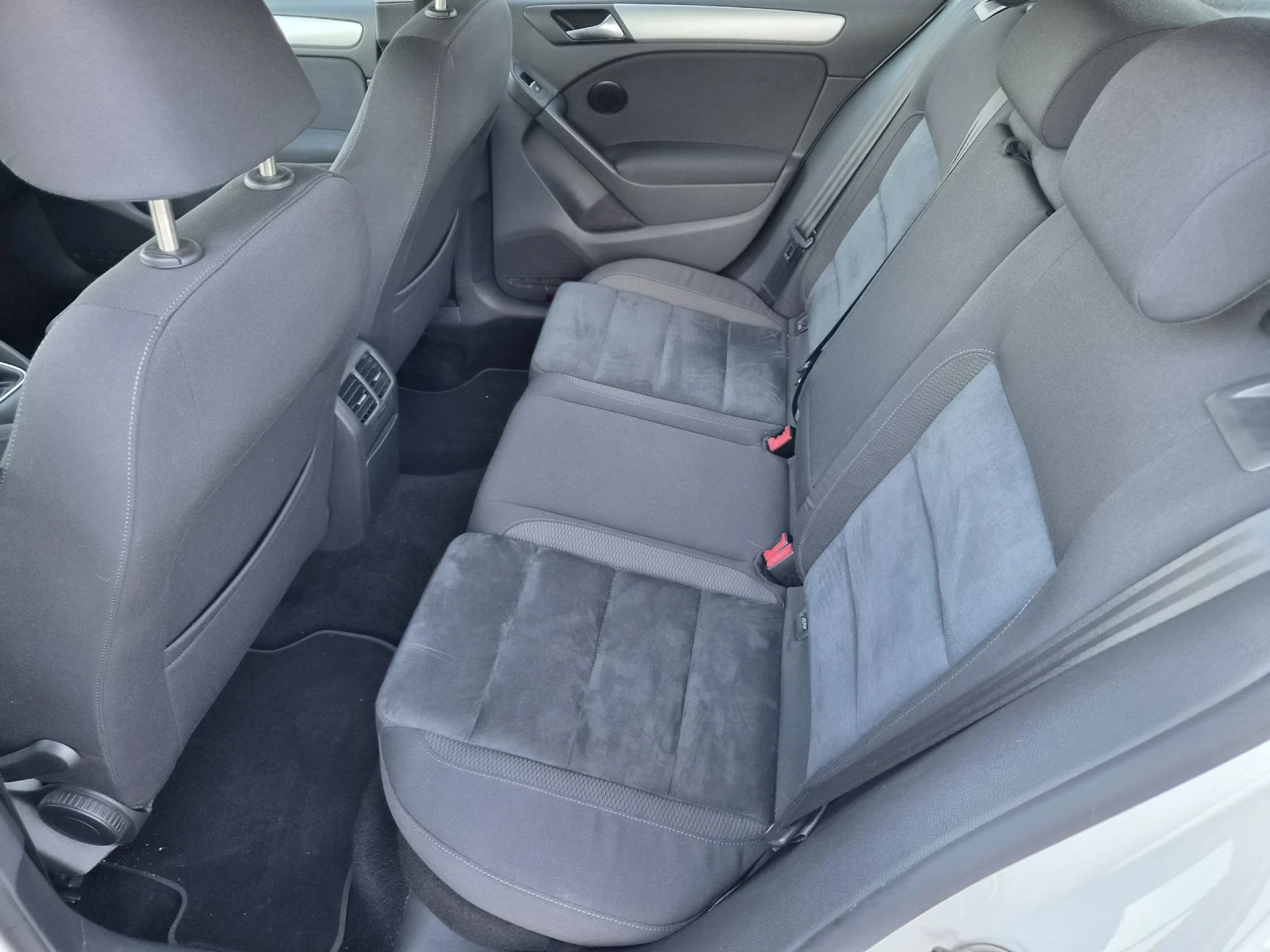 VW Golf 1.6TDI  EURO 5 NAVI, снимка 12 - Автомобили и джипове - 54974850