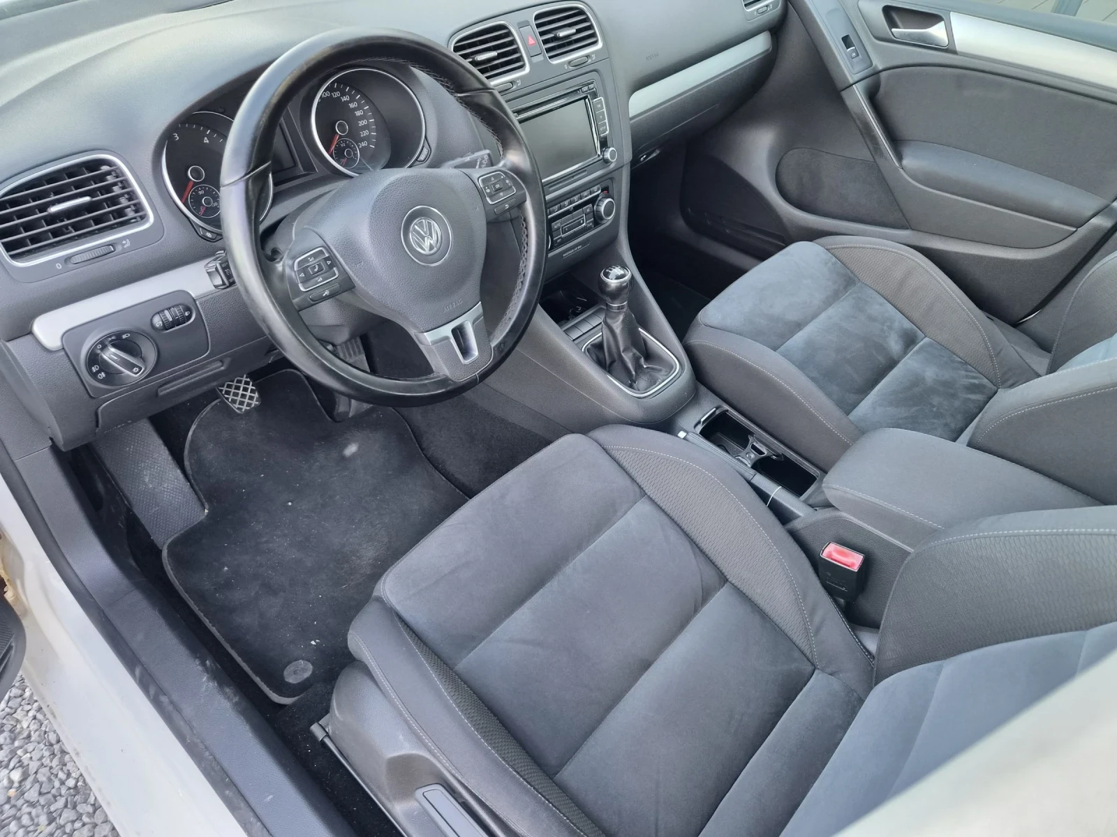 VW Golf 1.6TDI  EURO 5 NAVI, снимка 7 - Автомобили и джипове - 54974850