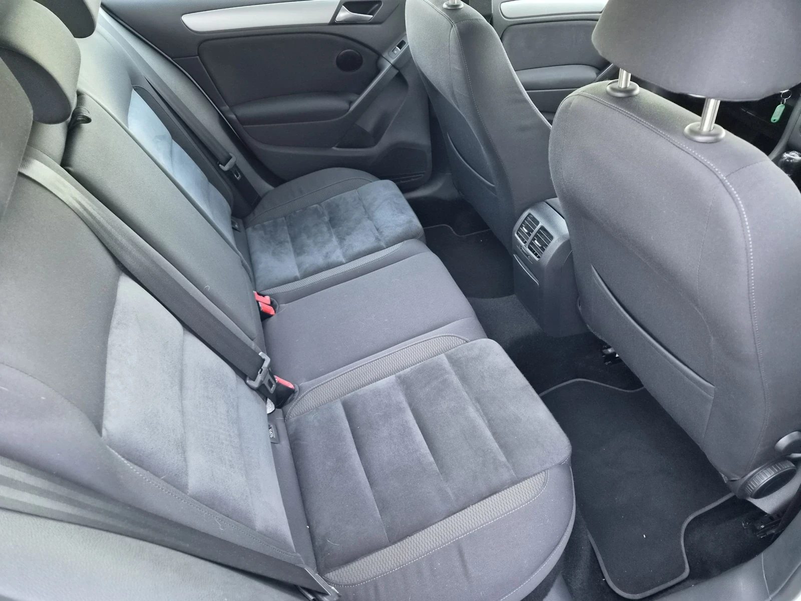 VW Golf 1.6TDI  EURO 5 NAVI, снимка 11 - Автомобили и джипове - 54974850