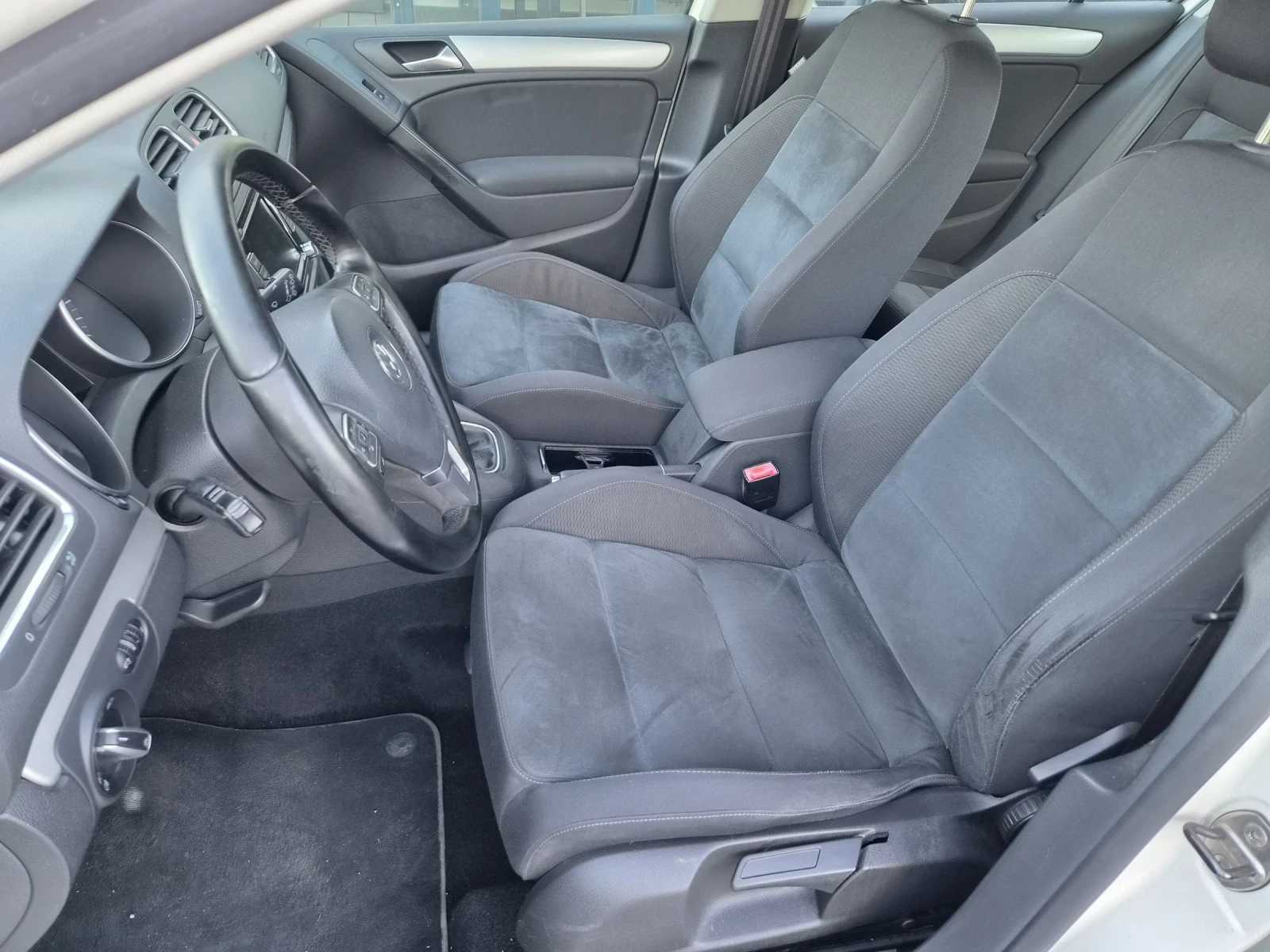 VW Golf 1.6TDI  EURO 5 NAVI, снимка 8 - Автомобили и джипове - 54974850