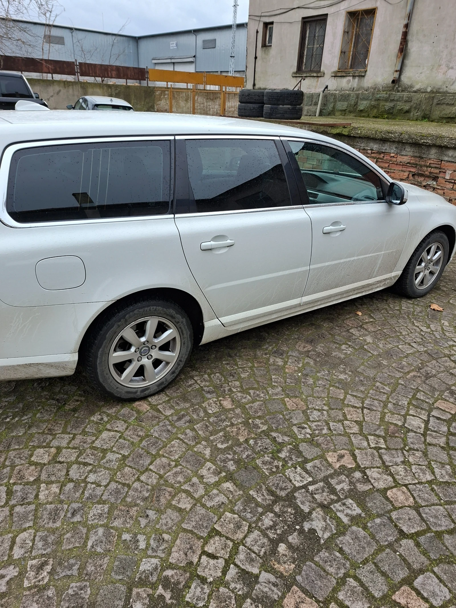 Volvo V70, снимка 7 - Автомобили и джипове - 55675623