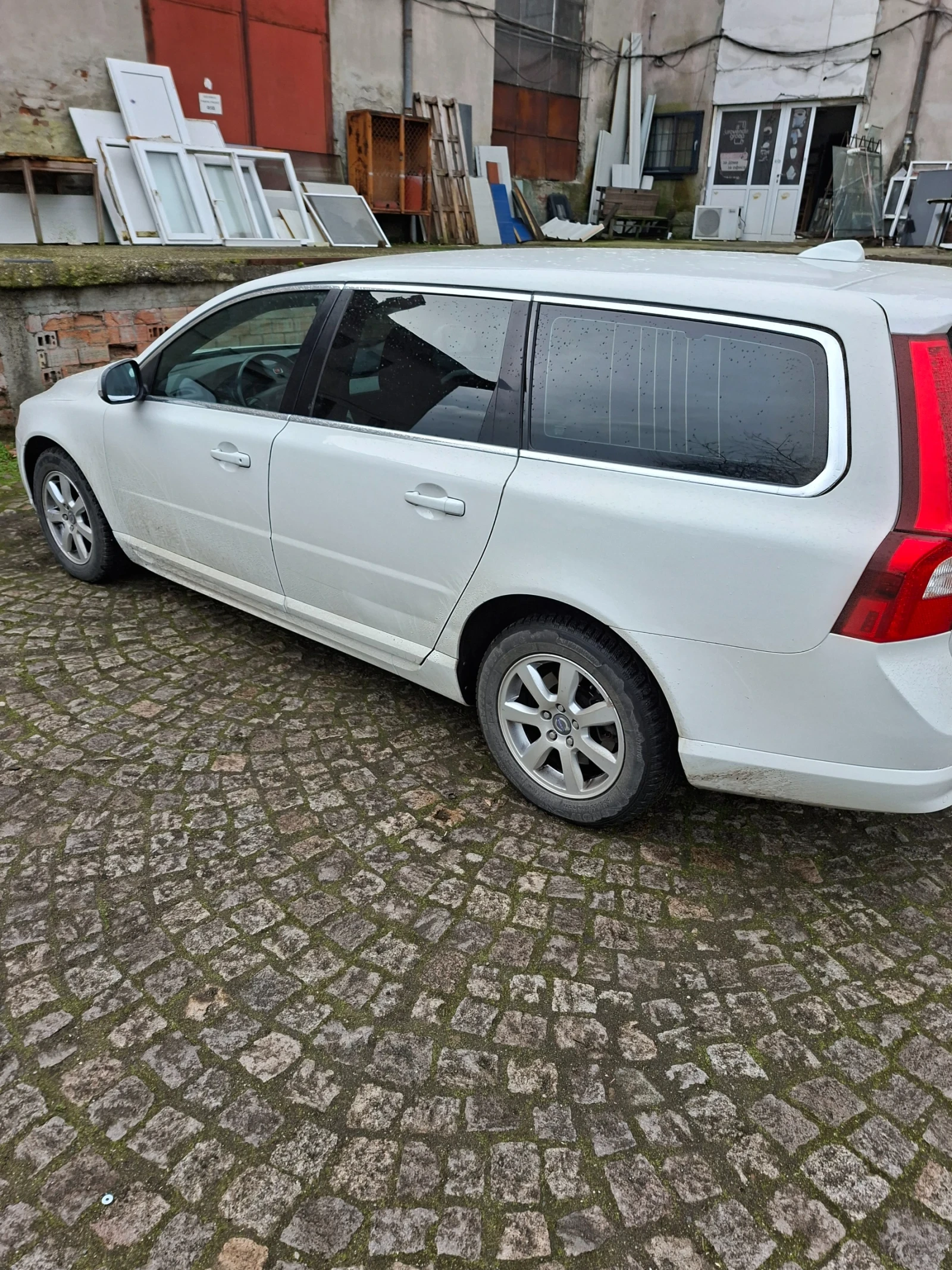 Volvo V70, снимка 3 - Автомобили и джипове - 55675623