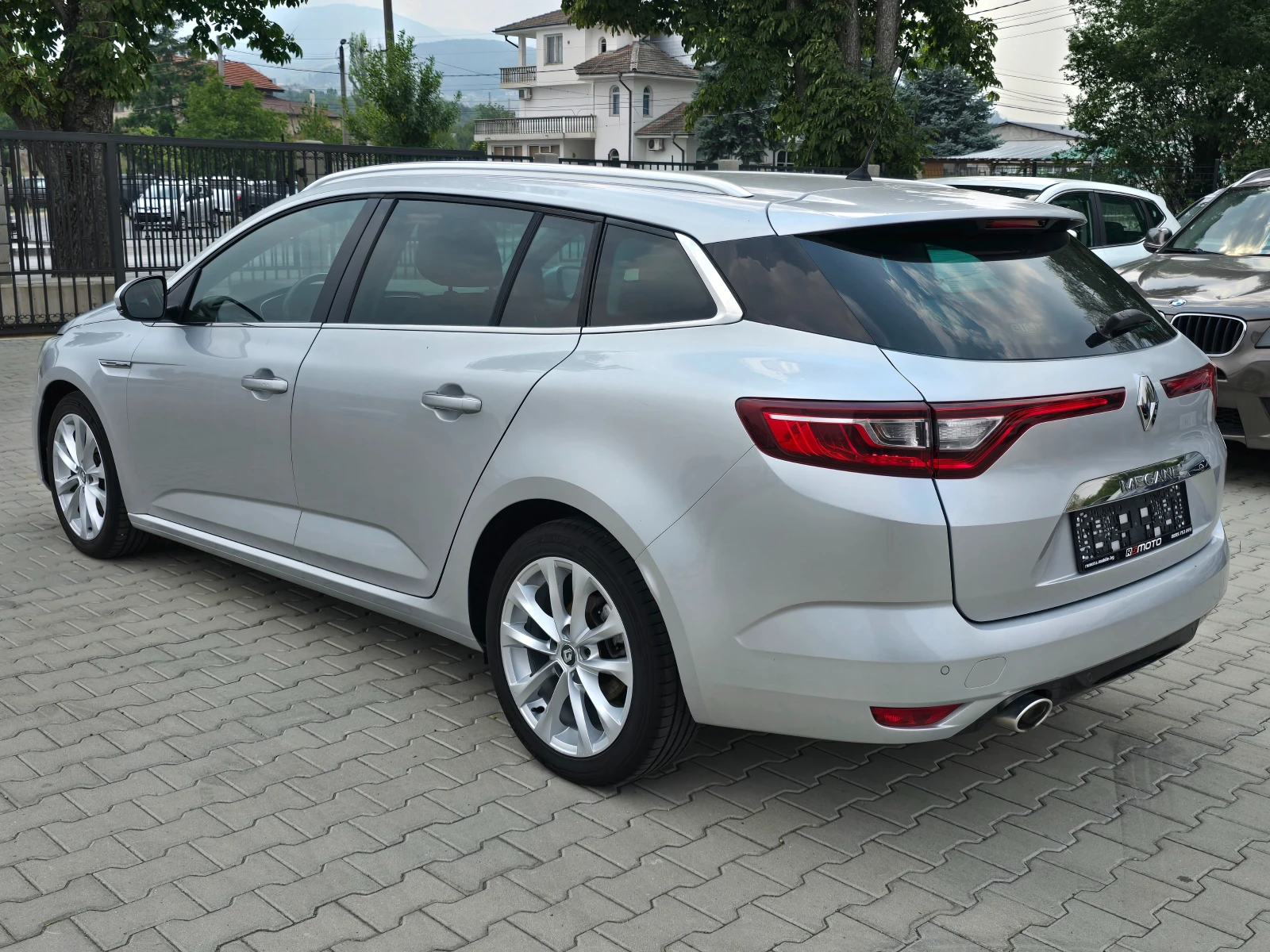 Renault Megane 1.5DCI, 110к.с., Кожа, Нави, 2017г., снимка 3 - Автомобили и джипове - 55736729