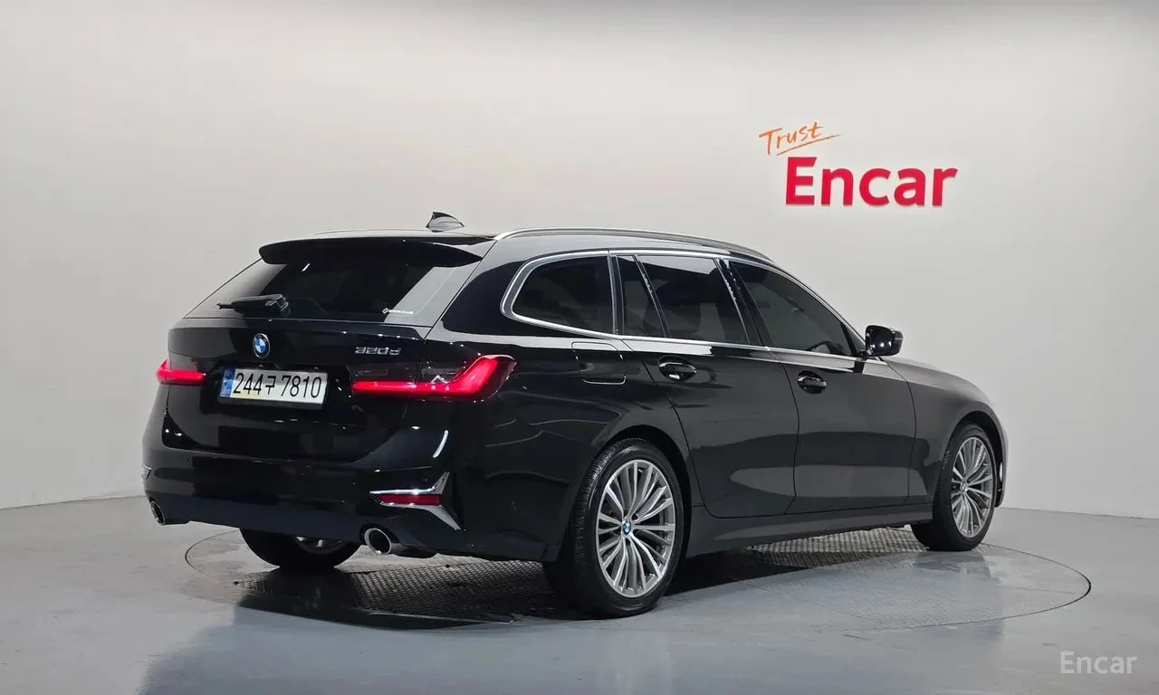 BMW 320 d Touring Luxury| ПАНОРАМА| ПАМЕТ| ЩОРИ| ФИКС ЦЕНА, снимка 2 - Автомобили и джипове - 55920876