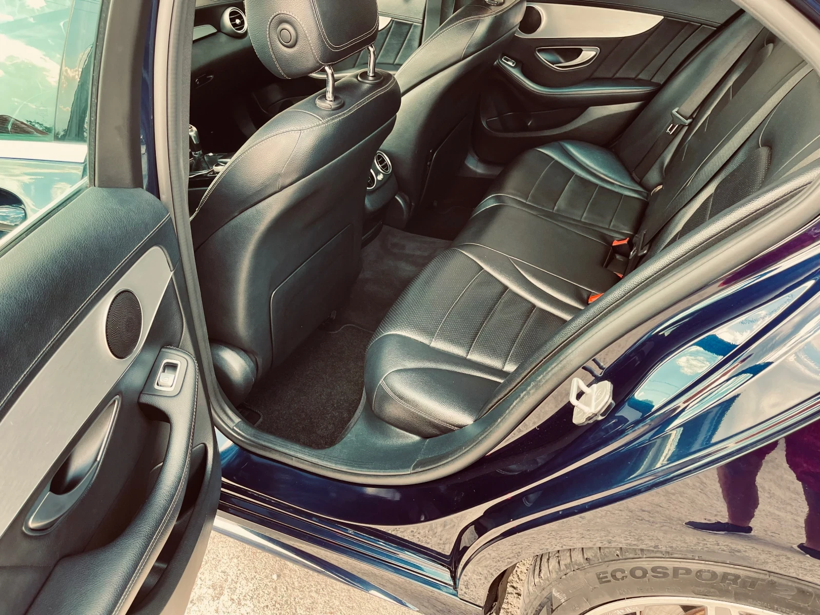 Mercedes-Benz C 220 AMG LINE. LED. , снимка 13 - Автомобили и джипове - 56012190