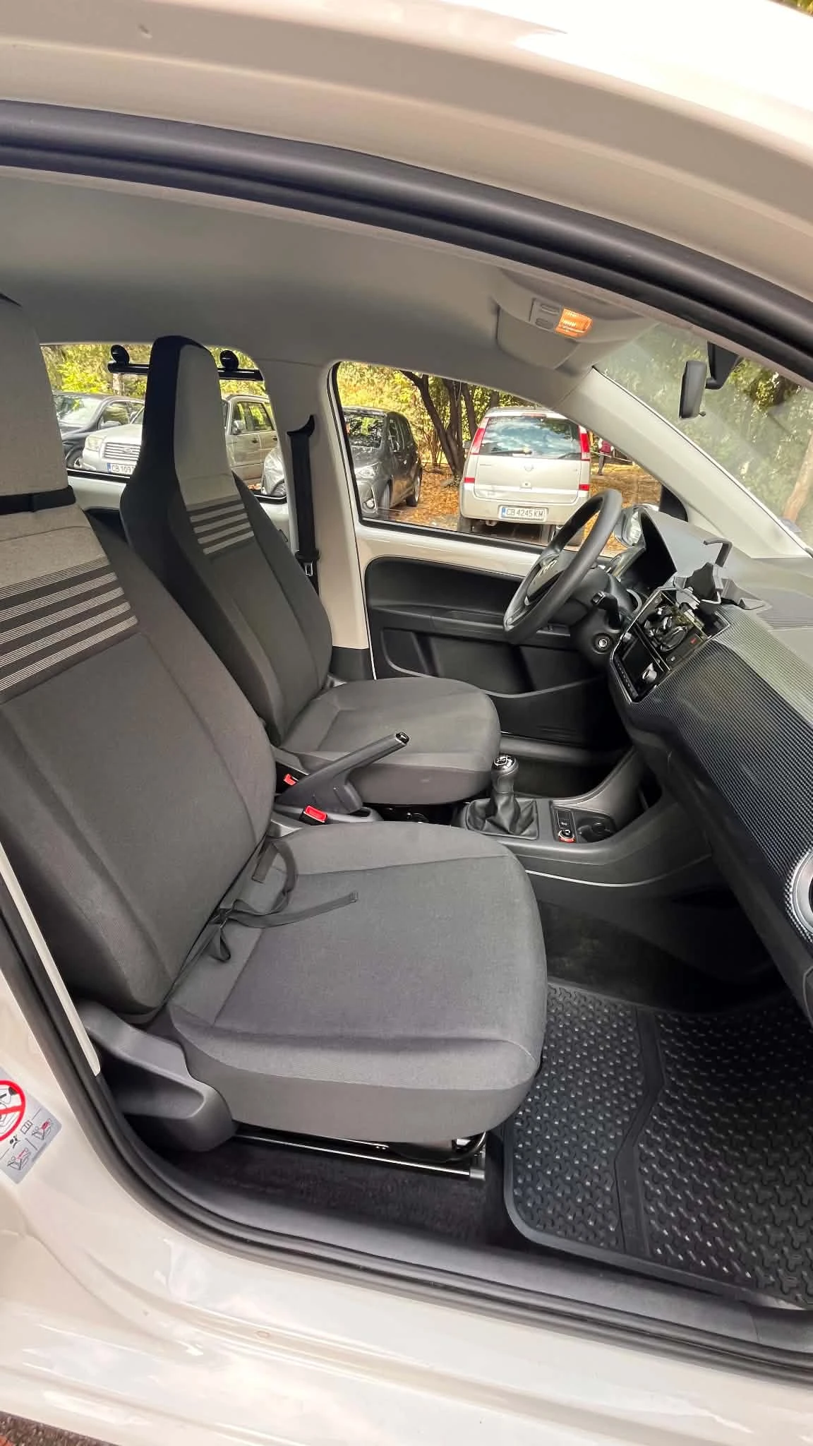 VW Up Move Up!, снимка 8 - Автомобили и джипове - 56542482