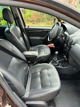 Dacia Duster 1.5dCI, ОБСЛУЖЕНА 1ви собственик , всичко платено, снимка 15