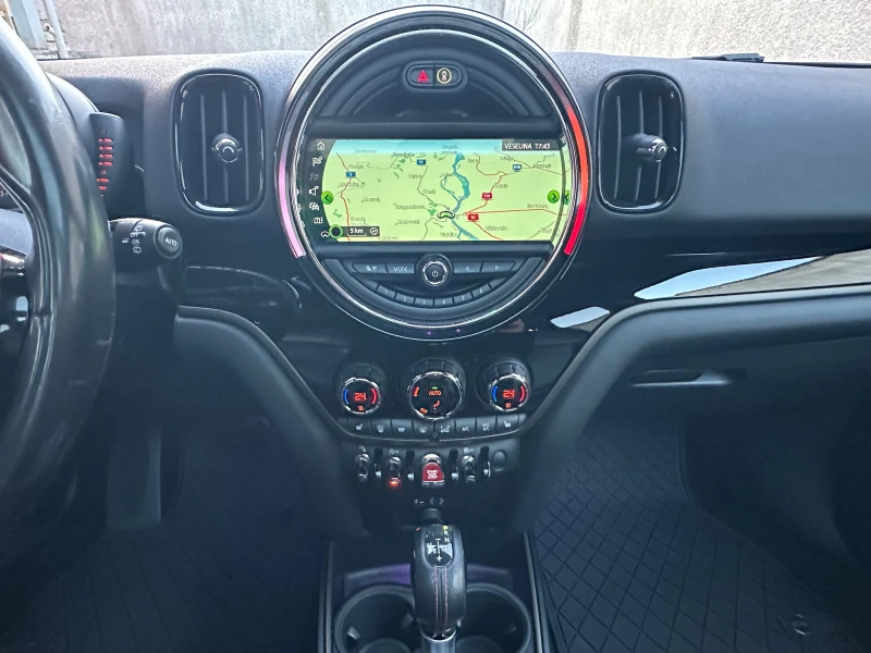 Mini Countryman 2.0SD ALL4 Панорама , снимка 13 - Автомобили и джипове - 48784746