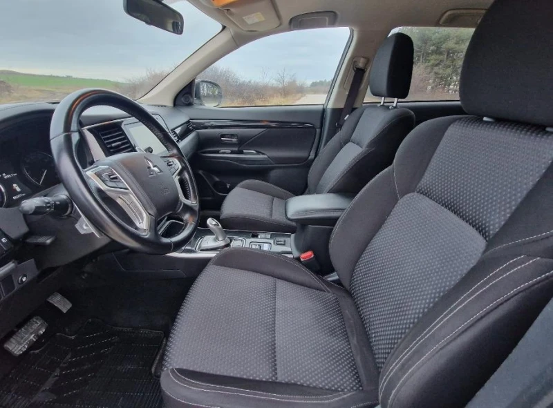 Mitsubishi Outlander PHEV, Plugin Hybride, снимка 14 - Автомобили и джипове - 49670818