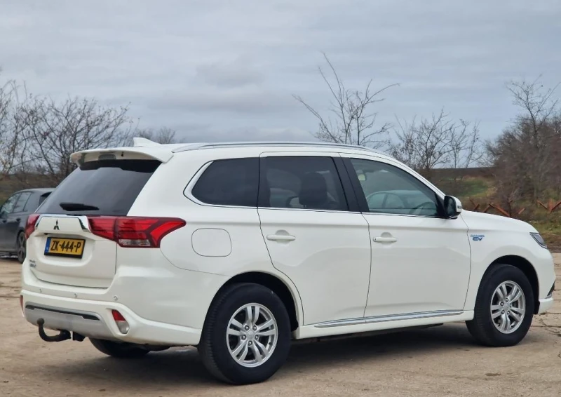 Mitsubishi Outlander PHEV, Plugin Hybride, снимка 2 - Автомобили и джипове - 49670818