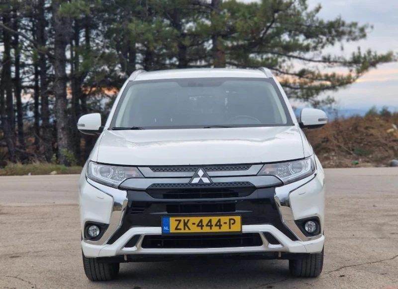 Mitsubishi Outlander PHEV, Plugin Hybride, снимка 8 - Автомобили и джипове - 49670818