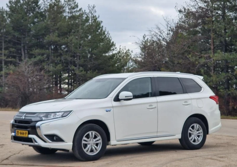 Mitsubishi Outlander PHEV, Plugin Hybride, снимка 5 - Автомобили и джипове - 49670818