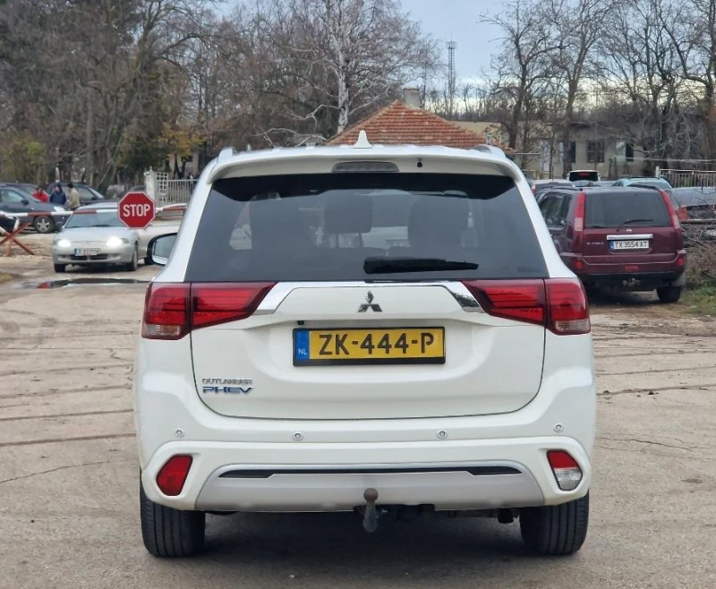 Mitsubishi Outlander PHEV, Plugin Hybride, снимка 3 - Автомобили и джипове - 49670818