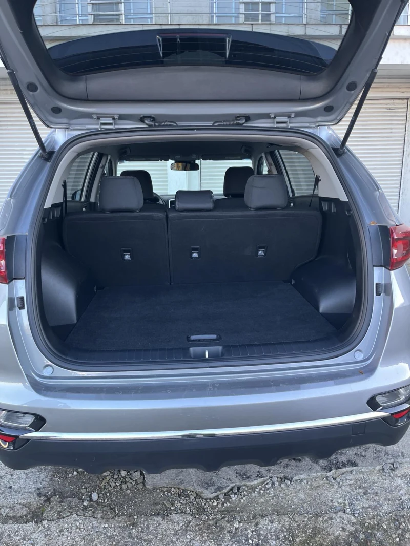 Kia Sportage, снимка 6 - Автомобили и джипове - 52447554