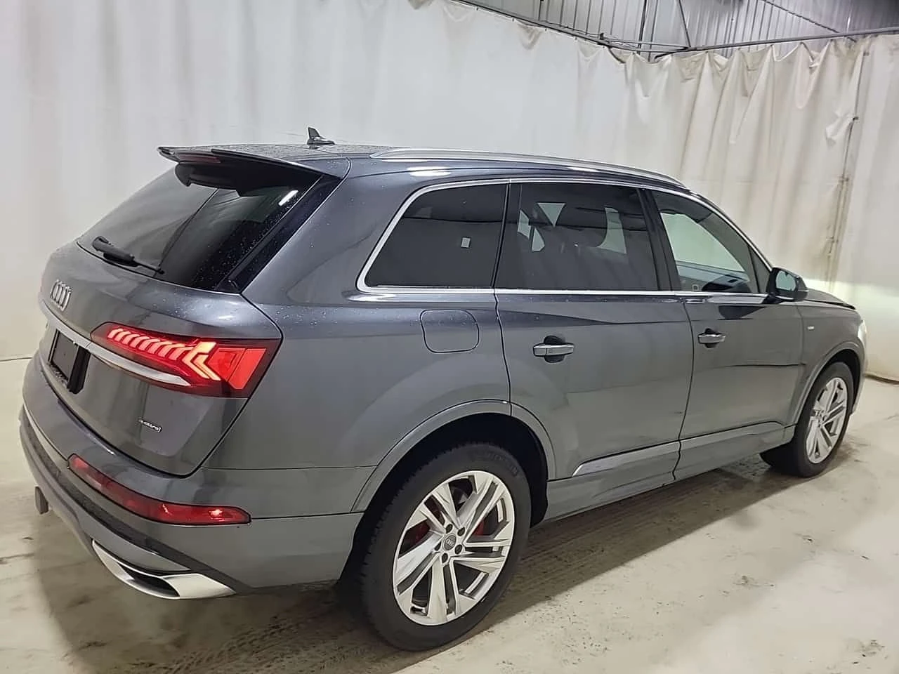 Audi Q7 Komfort 55 TFSI quattro | PANO | ПОДГРЕВИ | 2 КЛЮЧ - изображение 3