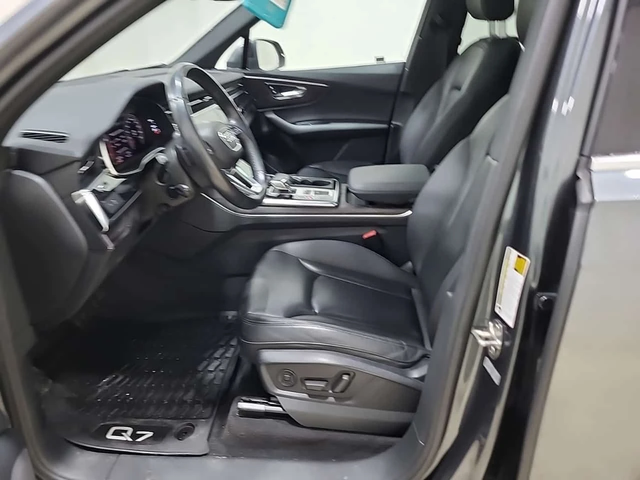 Audi Q7 Komfort 55 TFSI quattro | PANO | ПОДГРЕВИ | 2 КЛЮЧ - изображение 5