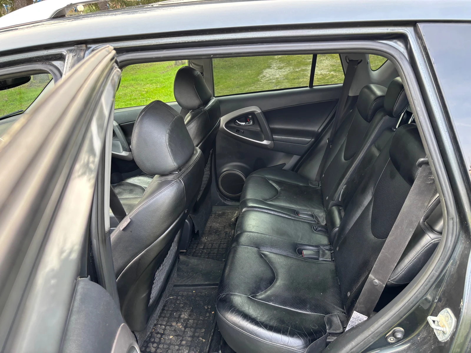 Toyota Rav4, снимка 15 - Автомобили и джипове - 53715701