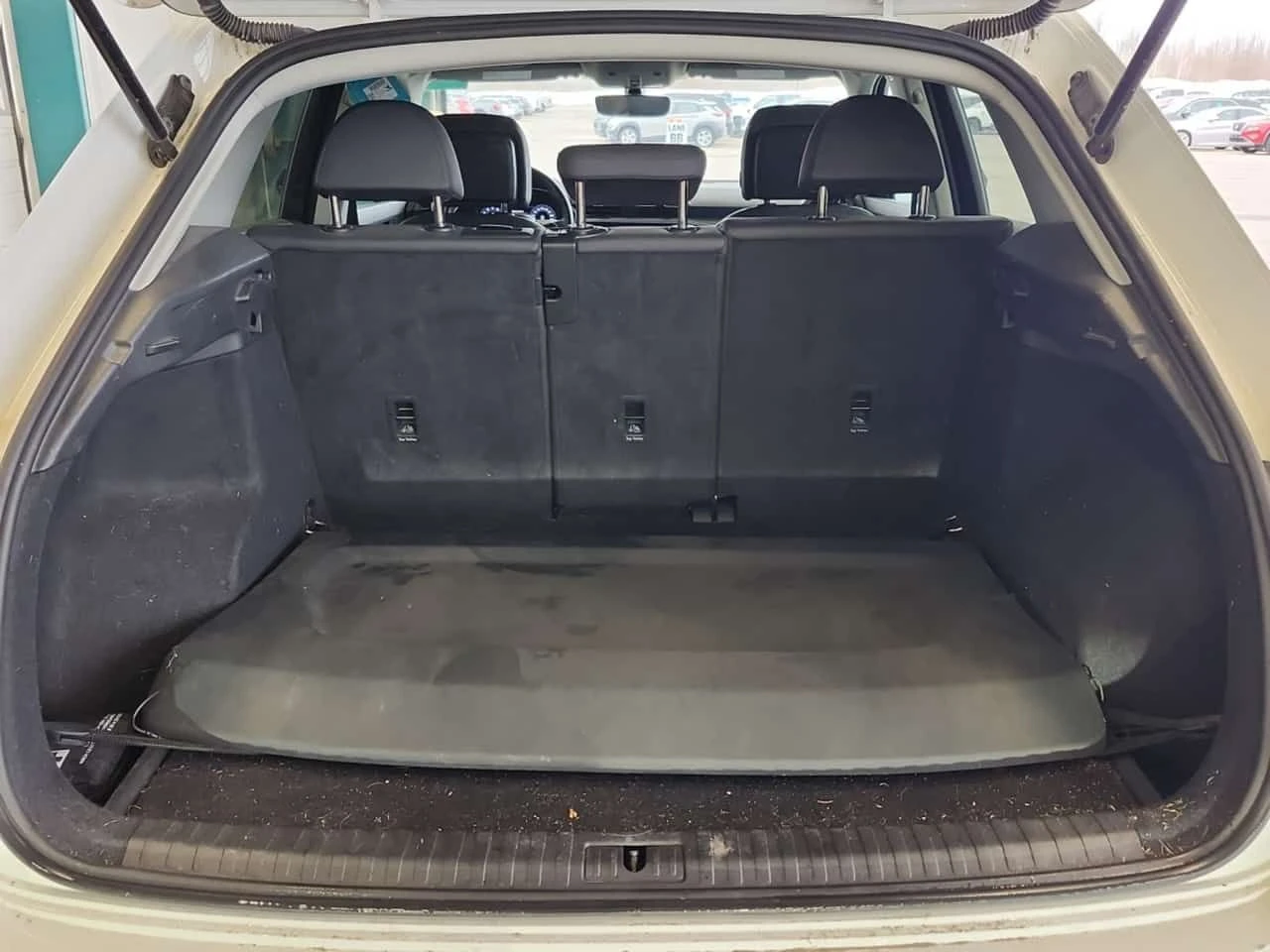 Audi Q3 KOMFORT | PANO | KEYLESS | ПОДГРЕВ | CARFAX, снимка 13 - Автомобили и джипове - 53805162