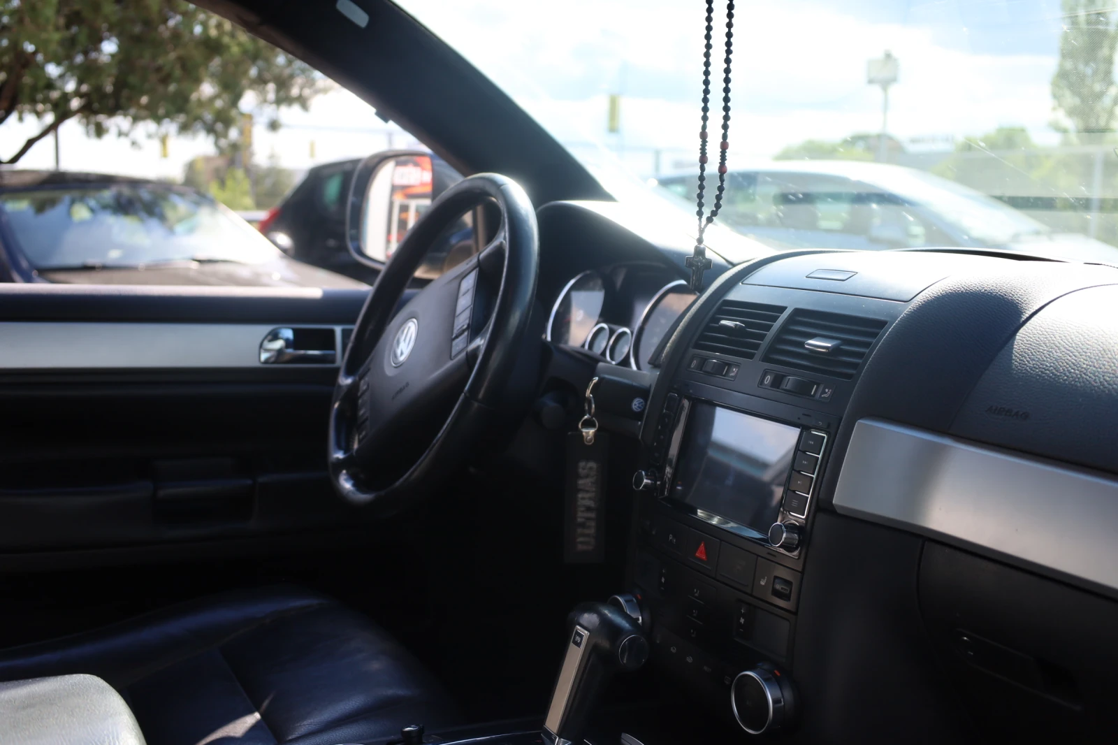 VW Touareg 3.0TDI - лизинг без първоначална, снимка 8 - Автомобили и джипове - 54605345