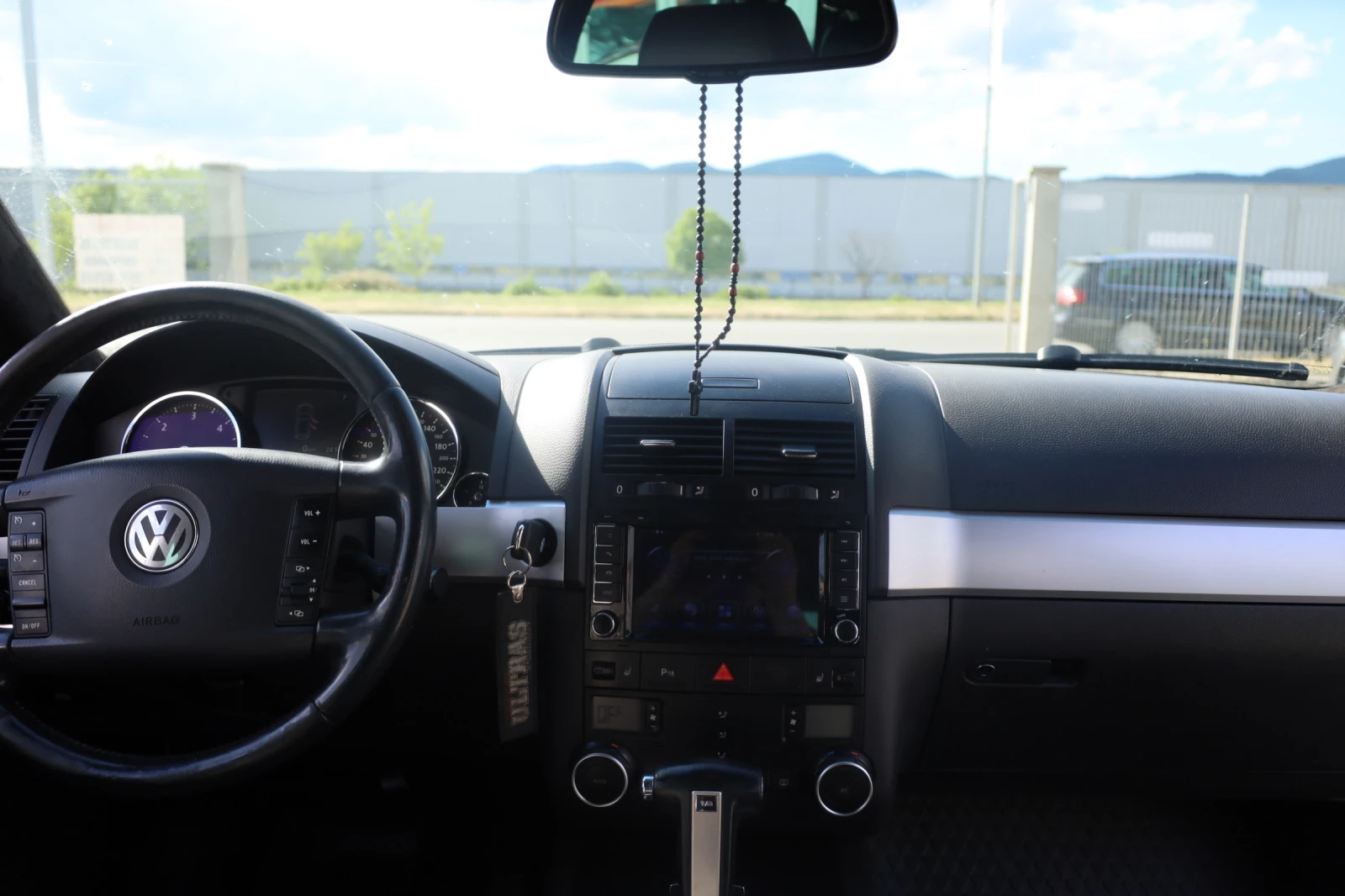 VW Touareg 3.0TDI - лизинг без първоначална, снимка 9 - Автомобили и джипове - 54605345