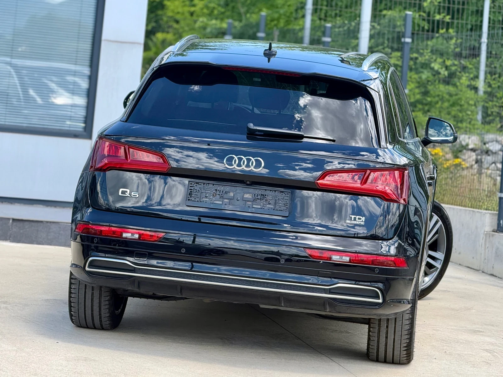 Audi Q5 S-LINE / 5.0TDI-286HP-4X4 / ПОДГРЕВ / DISTRONIC + , снимка 6 - Автомобили и джипове - 54922860
