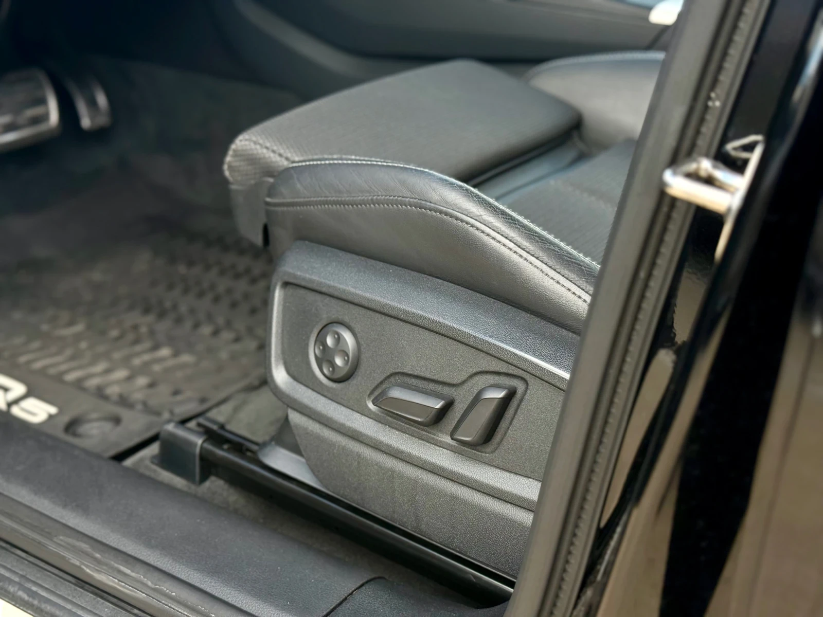 Audi Q5 S-LINE / 5.0TDI-286HP-4X4 / ПОДГРЕВ / DISTRONIC + , снимка 16 - Автомобили и джипове - 54922860