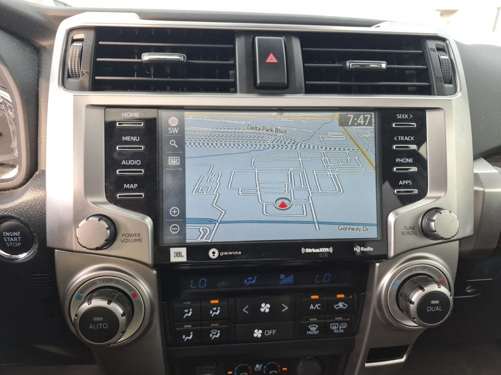 Toyota 4runner LIMITED * 4WD * 2022 * CARFAX * 7 МЕСТЕН * , снимка 8 - Автомобили и джипове - 55174875