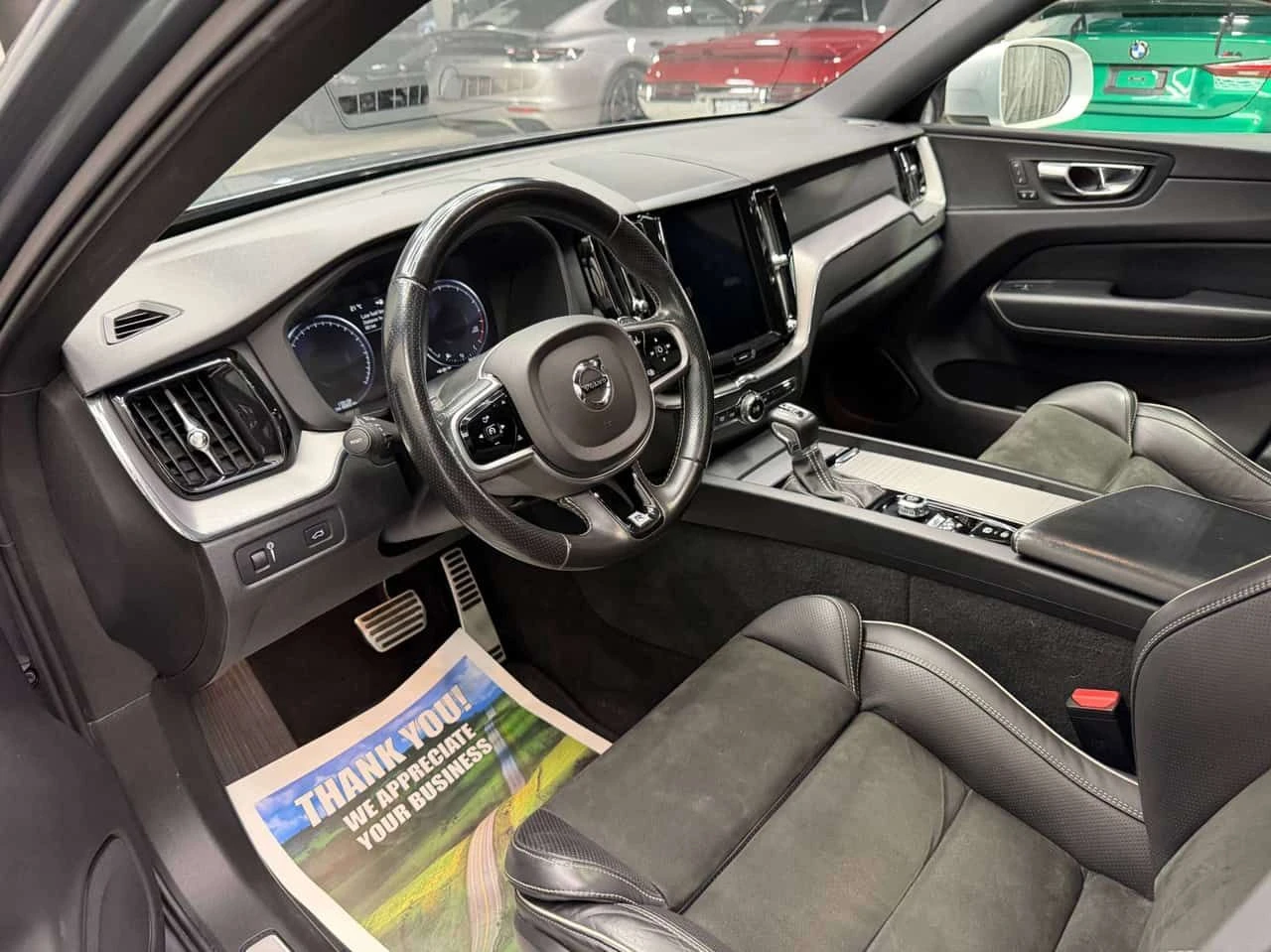 Volvo XC60 * T6 AWD R DESIGN| 21 WHEELS| 2 SETS * CARFAX * ЦЕ, снимка 7 - Автомобили и джипове - 55626815