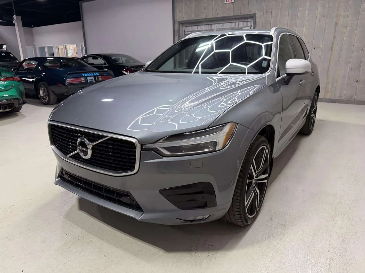 Volvo XC60 * T6 AWD R DESIGN| 21 WHEELS| 2 SETS * CARFAX * ЦЕ, снимка 3 - Автомобили и джипове - 55626815