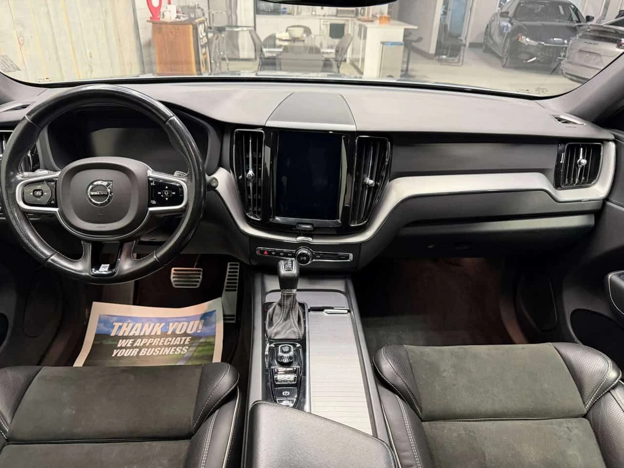 Volvo XC60 * T6 AWD R DESIGN| 21 WHEELS| 2 SETS * CARFAX * ЦЕ, снимка 6 - Автомобили и джипове - 55626815