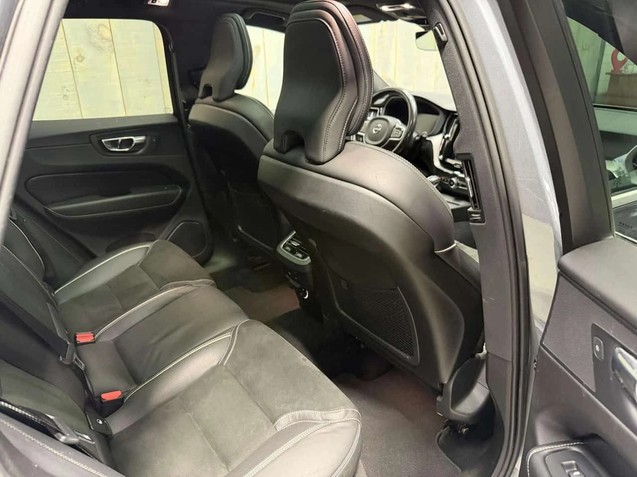 Volvo XC60 * T6 AWD R DESIGN| 21 WHEELS| 2 SETS * CARFAX * ЦЕ, снимка 12 - Автомобили и джипове - 55626815