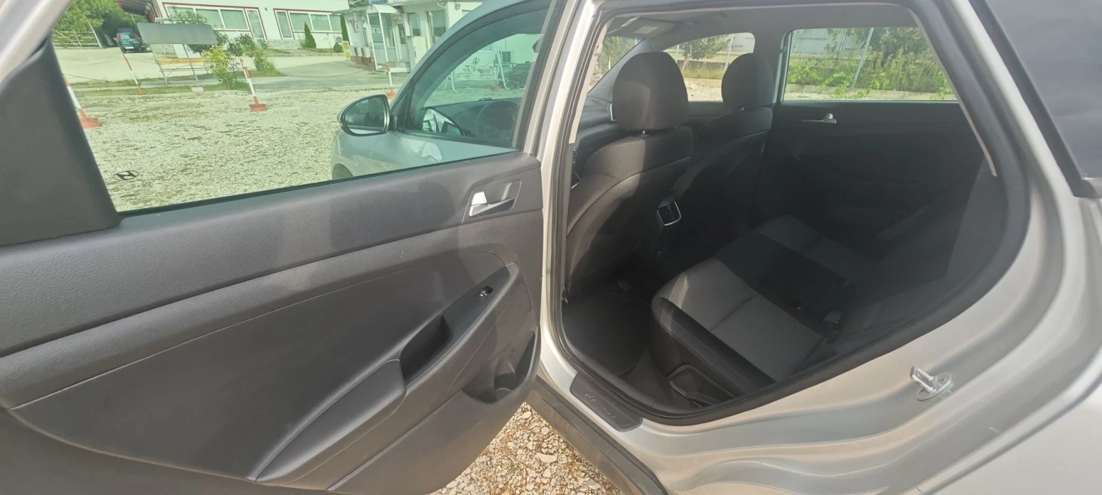 Hyundai Tucson 1.6 Diesel Automatic, 12/2019 год., снимка 16 - Автомобили и джипове - 55966067