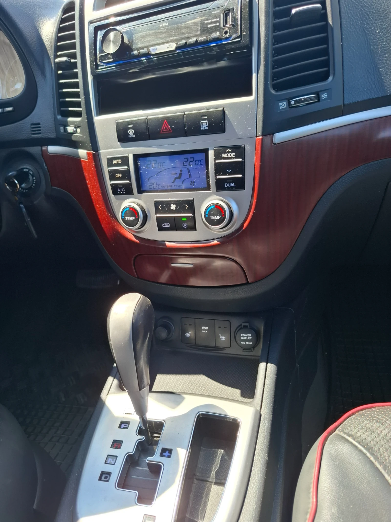 Hyundai Santa fe 2.2 Crdi, снимка 3 - Автомобили и джипове - 56072773