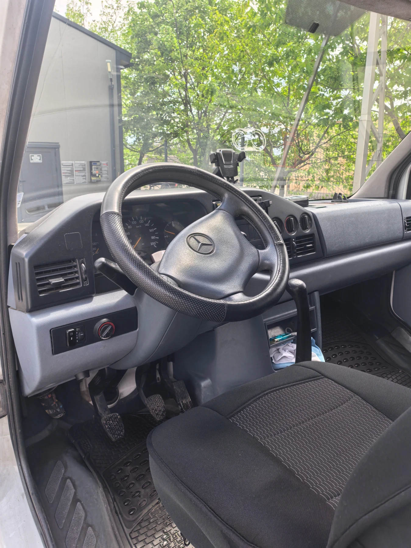 Mercedes-Benz Sprinter 208, снимка 9 - Бусове и автобуси - 54494907