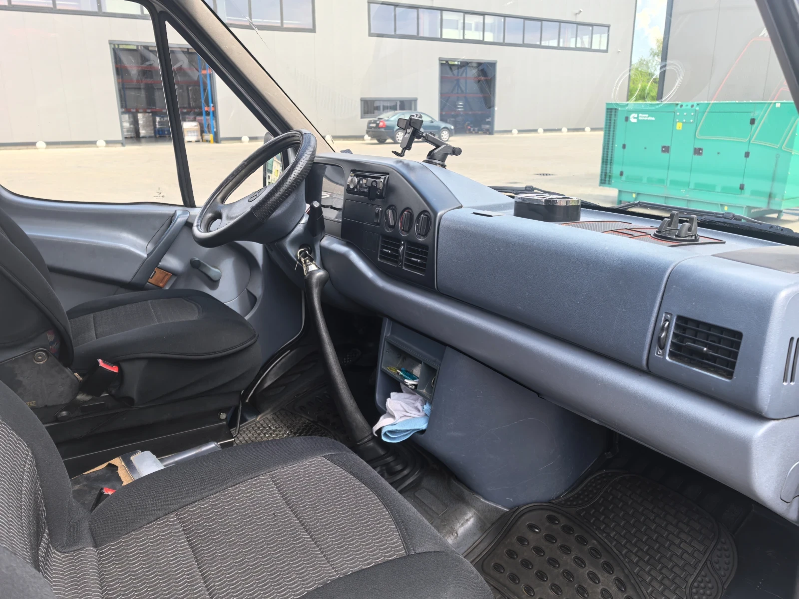 Mercedes-Benz Sprinter 208, снимка 10 - Бусове и автобуси - 54494907