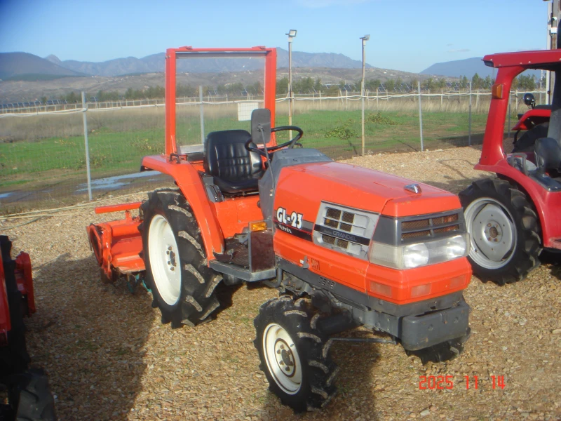 Трактор Kubota СКАЙТРАК, снимка 3 - Селскостопанска техника - 52402205