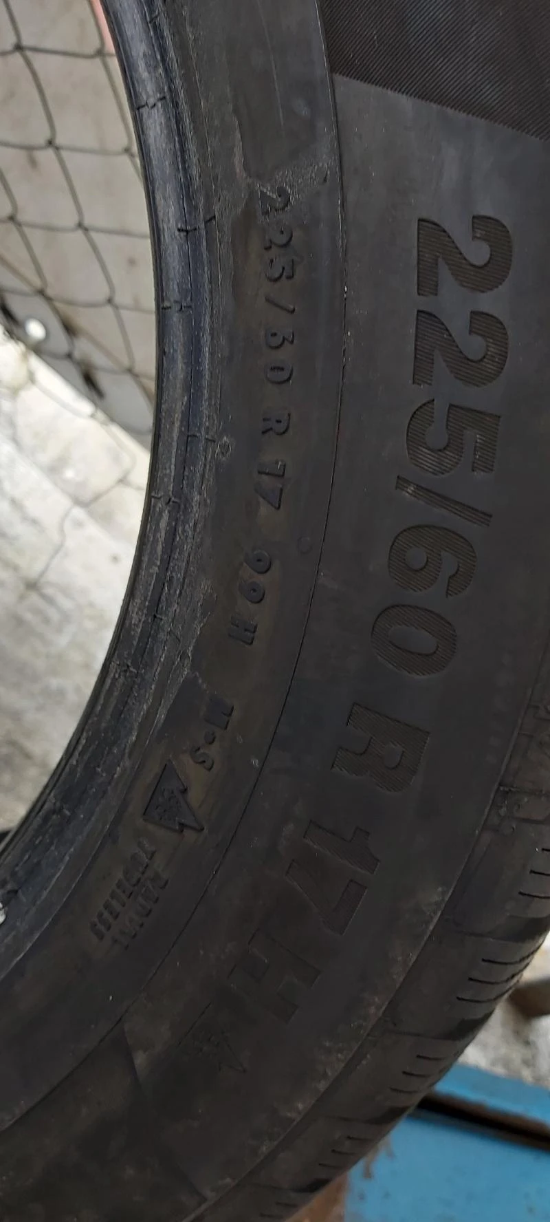 Гуми Зимни 225/60R17, снимка 7 - Гуми и джанти - 30362217