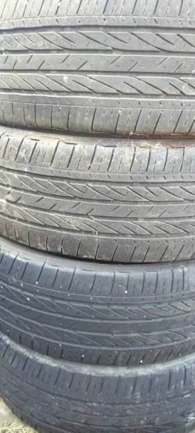 Гуми Летни 215/60R17, снимка 1 - Гуми и джанти - 44175369