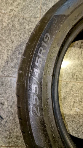 Гуми Летни 255/45R19, снимка 4 - Гуми и джанти - 53263458