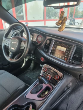 Dodge Challenger 3.6 306 коня SRT пакет!, снимка 13
