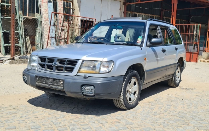 Subaru Forester 2.0i, снимка 1 - Автомобили и джипове - 37400238