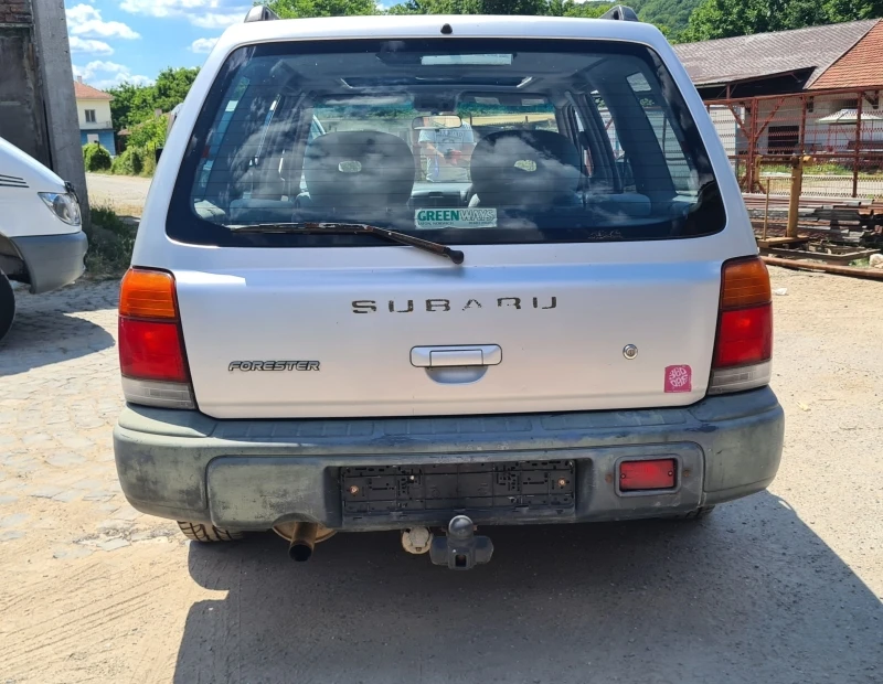 Subaru Forester 2.0i, снимка 5 - Автомобили и джипове - 37400238