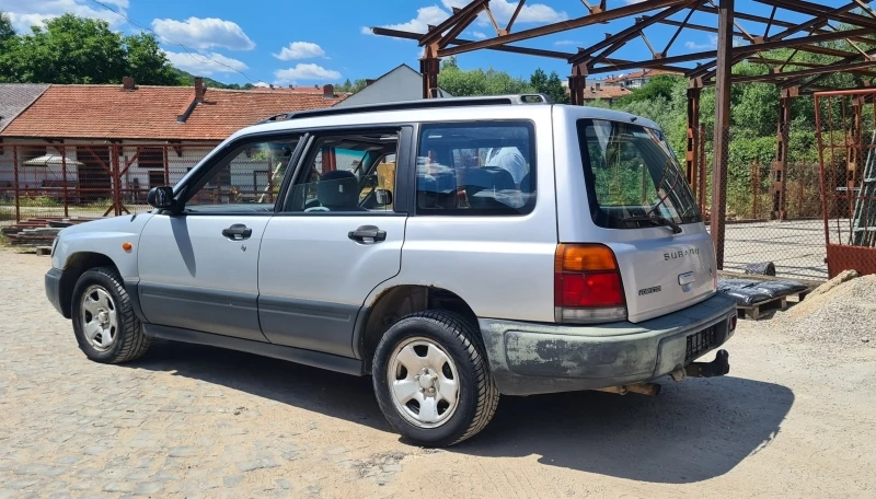 Subaru Forester 2.0i, снимка 4 - Автомобили и джипове - 37400238