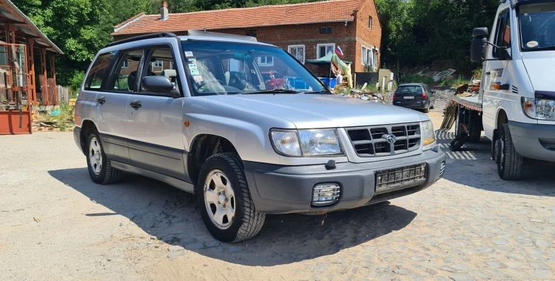 Subaru Forester 2.0i, снимка 2 - Автомобили и джипове - 37400238