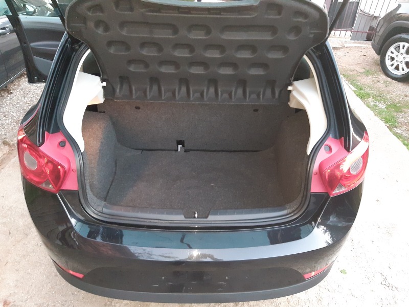 Seat Ibiza 1.2i  Gas, снимка 8 - Автомобили и джипове - 42540059